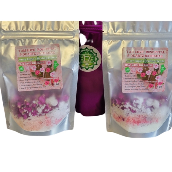 Fox Riders Pacson Womens Graphic Tee - Tailored Waist, Flowy, Oversize Shoulders - Picture 8 of 8